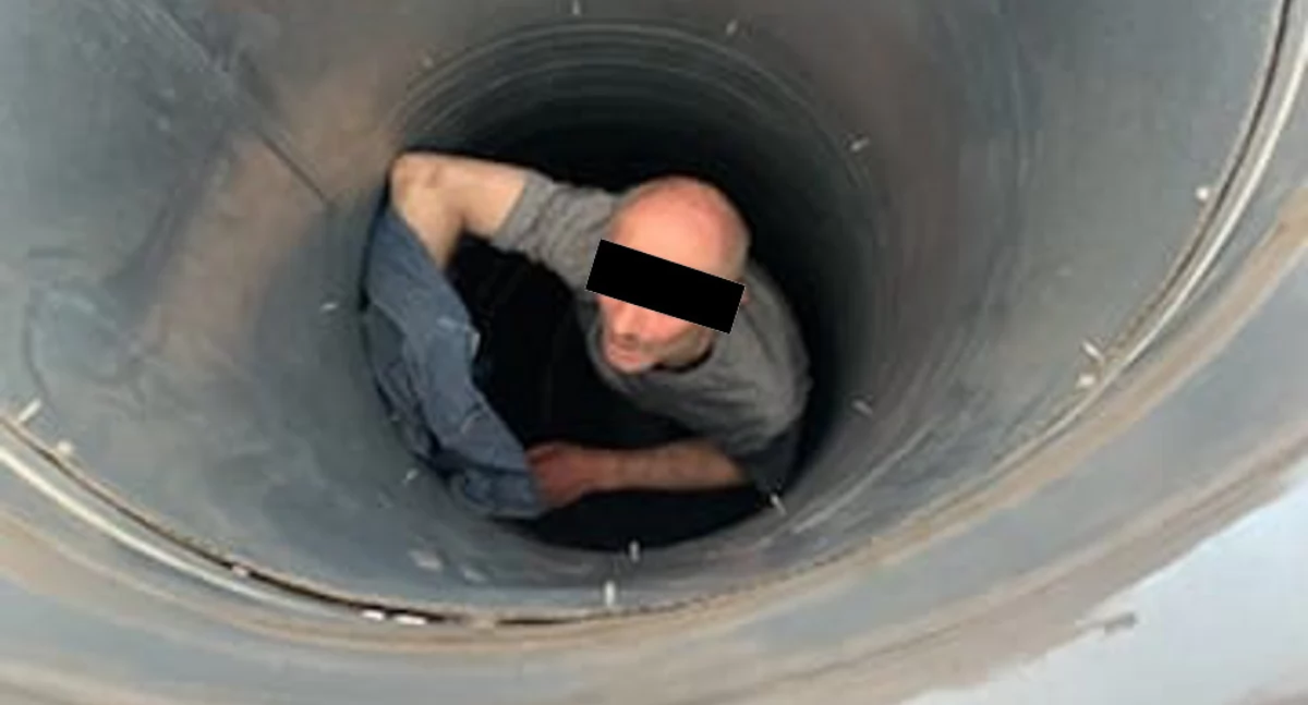 Kradzieże i rozboje, Nietypowa akcja Chciał włamać UTKNĄŁ - zdjęcie, fotografia