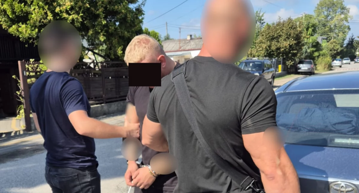 Bezpieczeństwo, Handlarz zatrzymany magazyn namierzony Mężczyzna wpadł Białołęce - zdjęcie, fotografia