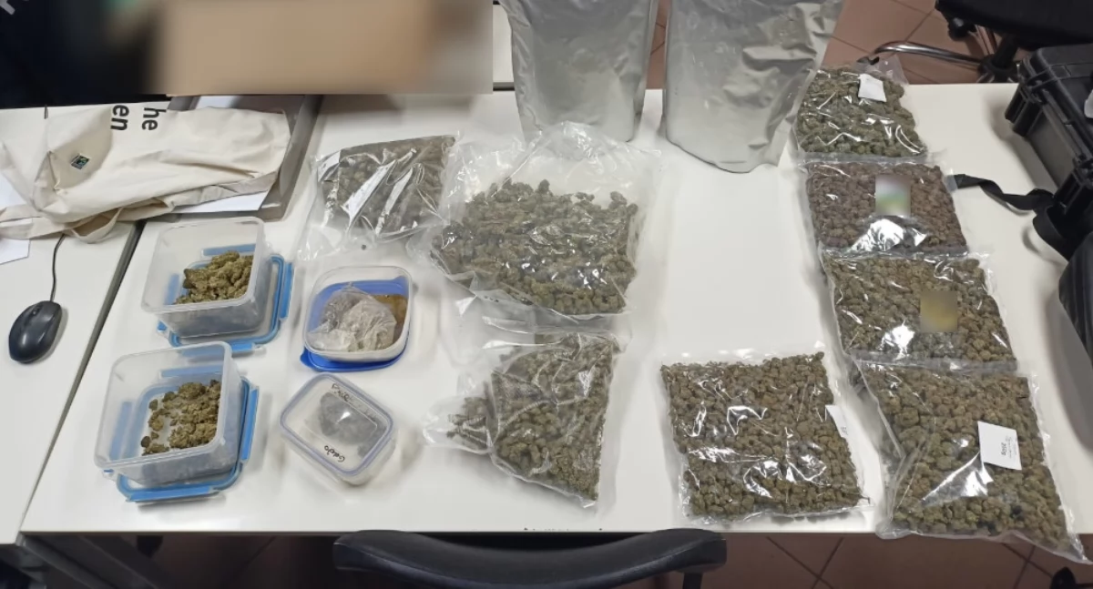 Bezpieczeństwo, Ukrywał skarby balkonie Interwencja - zdjęcie, fotografia