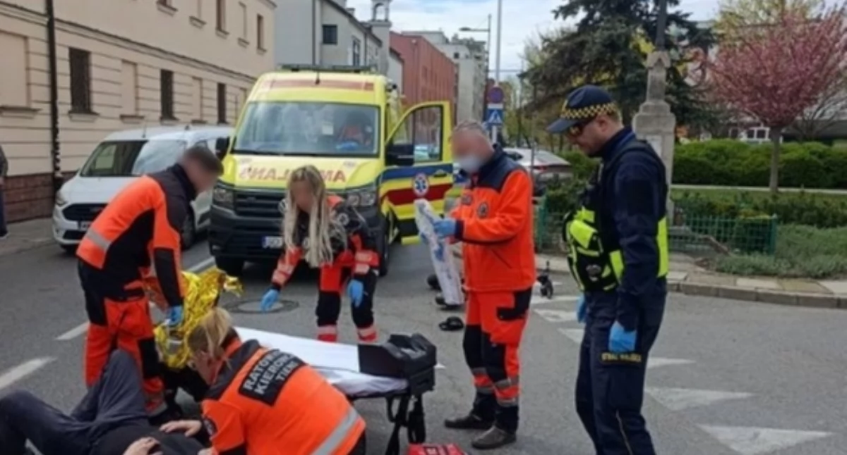 Wypadki, HULAJNOGA zmierzyła AUTEM Wypadek - zdjęcie, fotografia