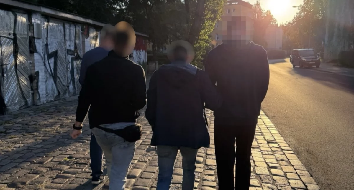 Bezpieczeństwo, MUNDUROWI zatrzymali dwóch POSZUKIWANYCH! - zdjęcie, fotografia