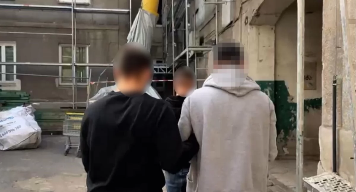 Bezpieczeństwo, NASTĘPNY WPADŁ Poszukiwany rękach policjantów Woli! - zdjęcie, fotografia