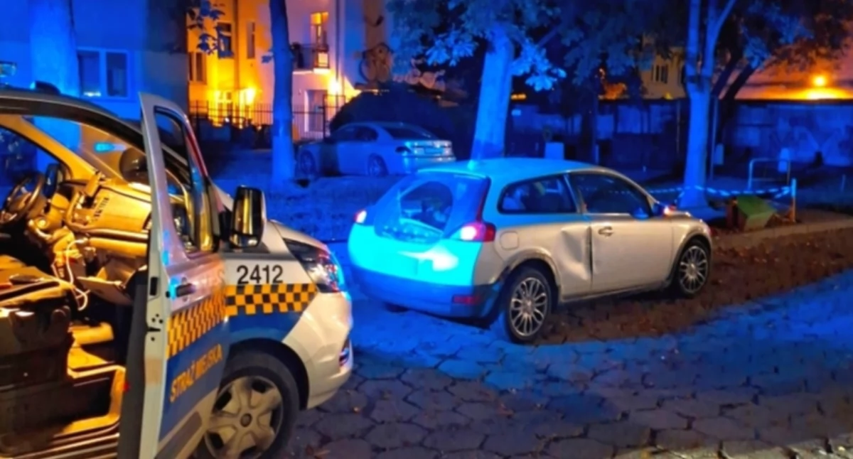 Bezpieczeństwo, Nocna przejażdżka nietrzeźwego kierowcy - zdjęcie, fotografia