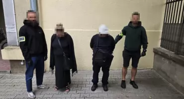 UDAWALI ZAKUPY NA BAZARZE, POLUJĄC NA CUDZE PORTFELE na Woli