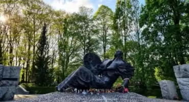 Od Parku Sowińskiego do Cmentarza Powstańców Warszawy. SPACER na Woli! 